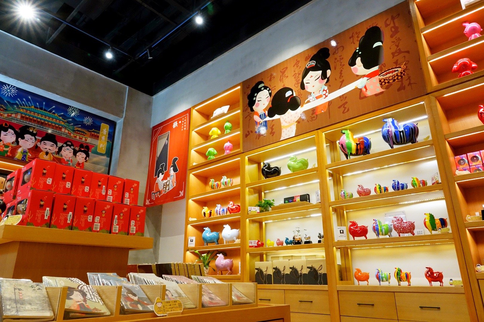 华清宫 文创中心同其他景区的购物卖场有所不同