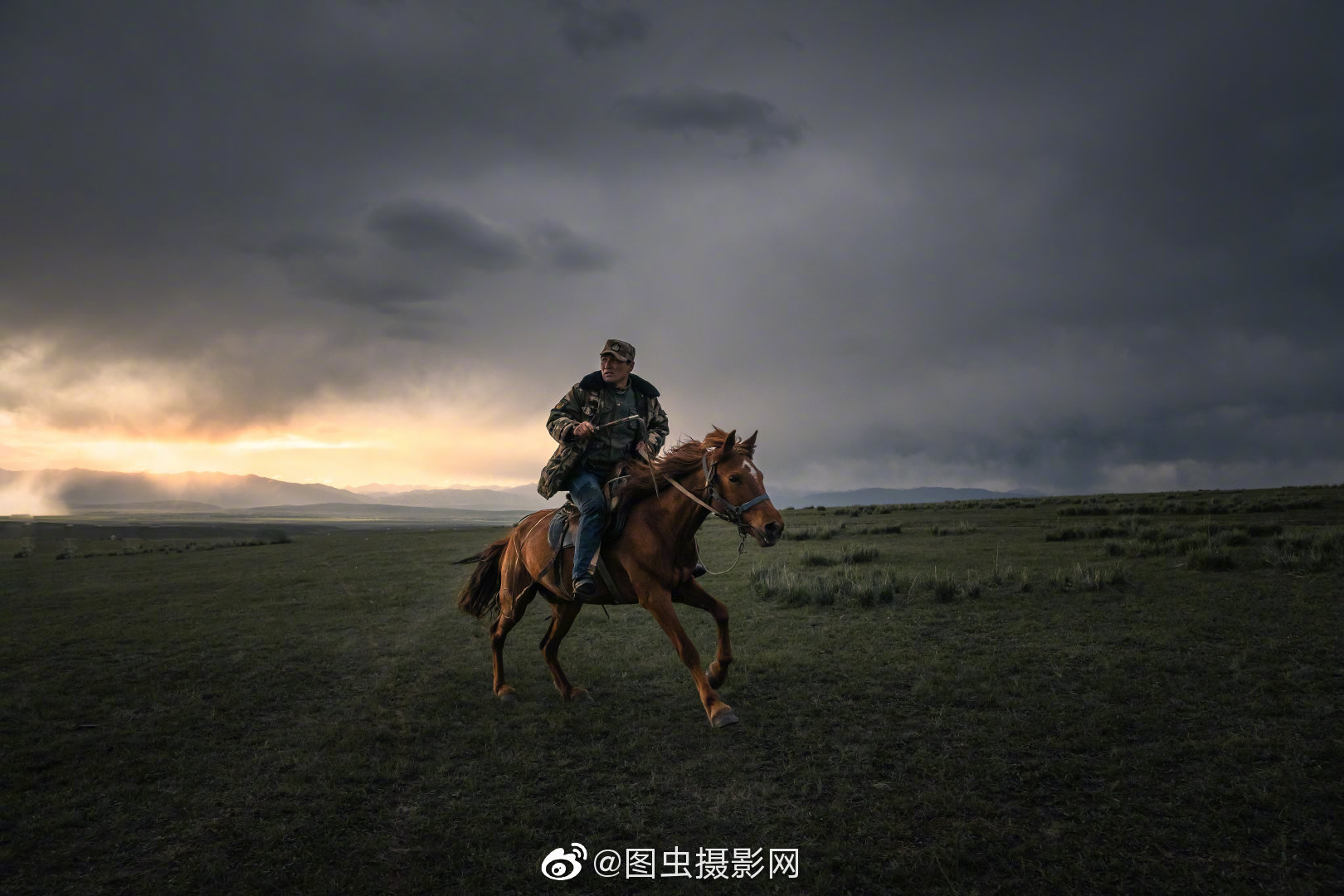牧场~拍摄地点:新疆昭苏草原 @摄影师清溪|清溪|新疆|昭苏草原_新浪