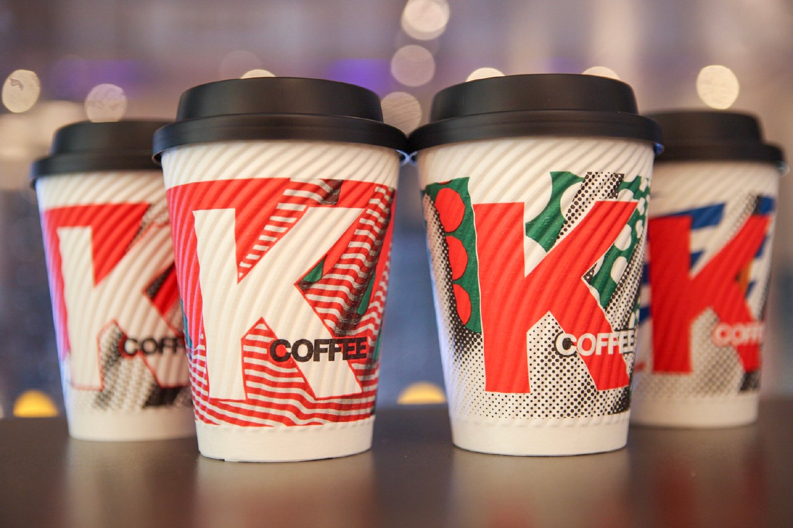 肯德基kcoffee在圣诞季又推出"牵手杯"啦