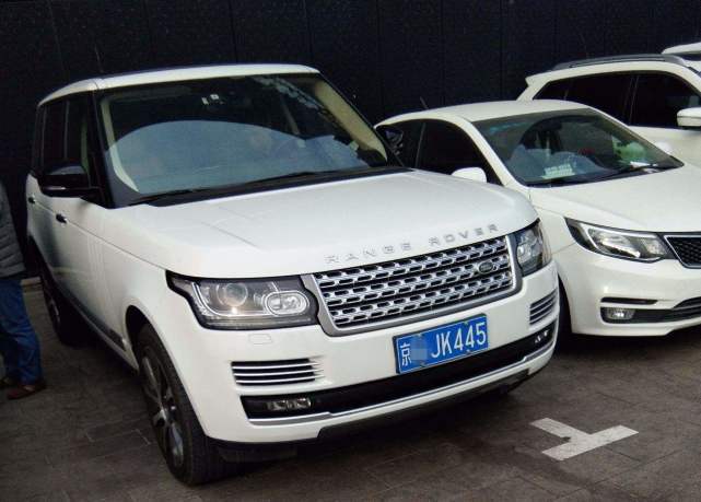 张继科一块腕表79万,豪车挂"445"车牌,寓意很特殊!