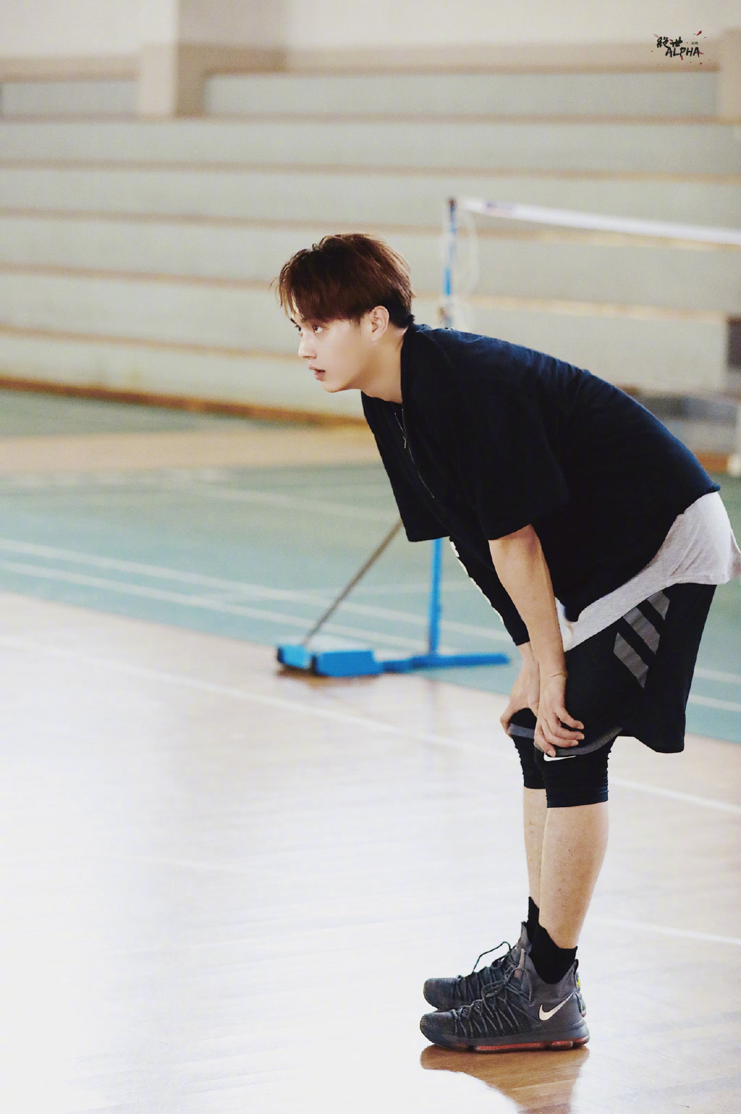 篮球狂热少年许凯soso除了吃饭睡觉拍戏就是打篮球