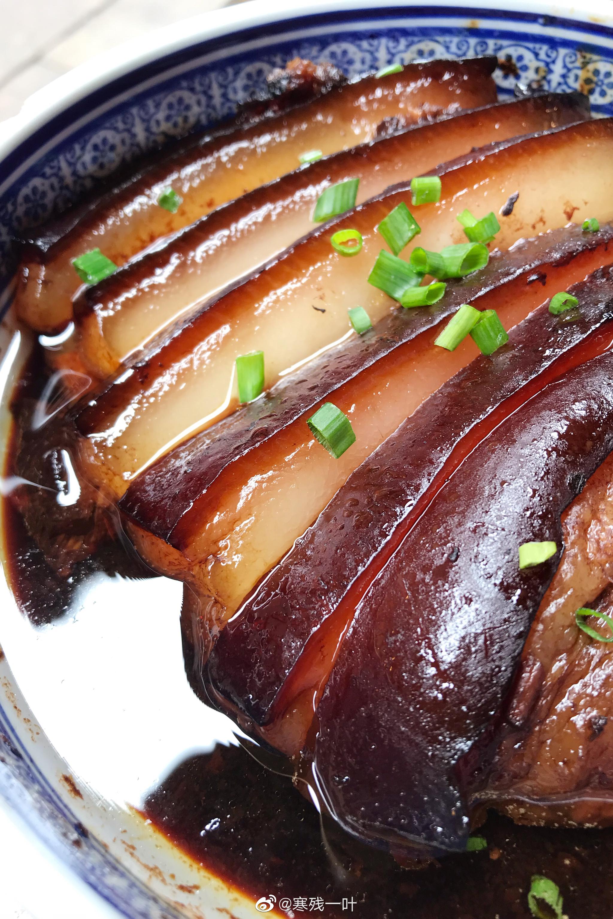 江苏无锡特色小吃,是不是很诱人?惠山古镇老菜馆.