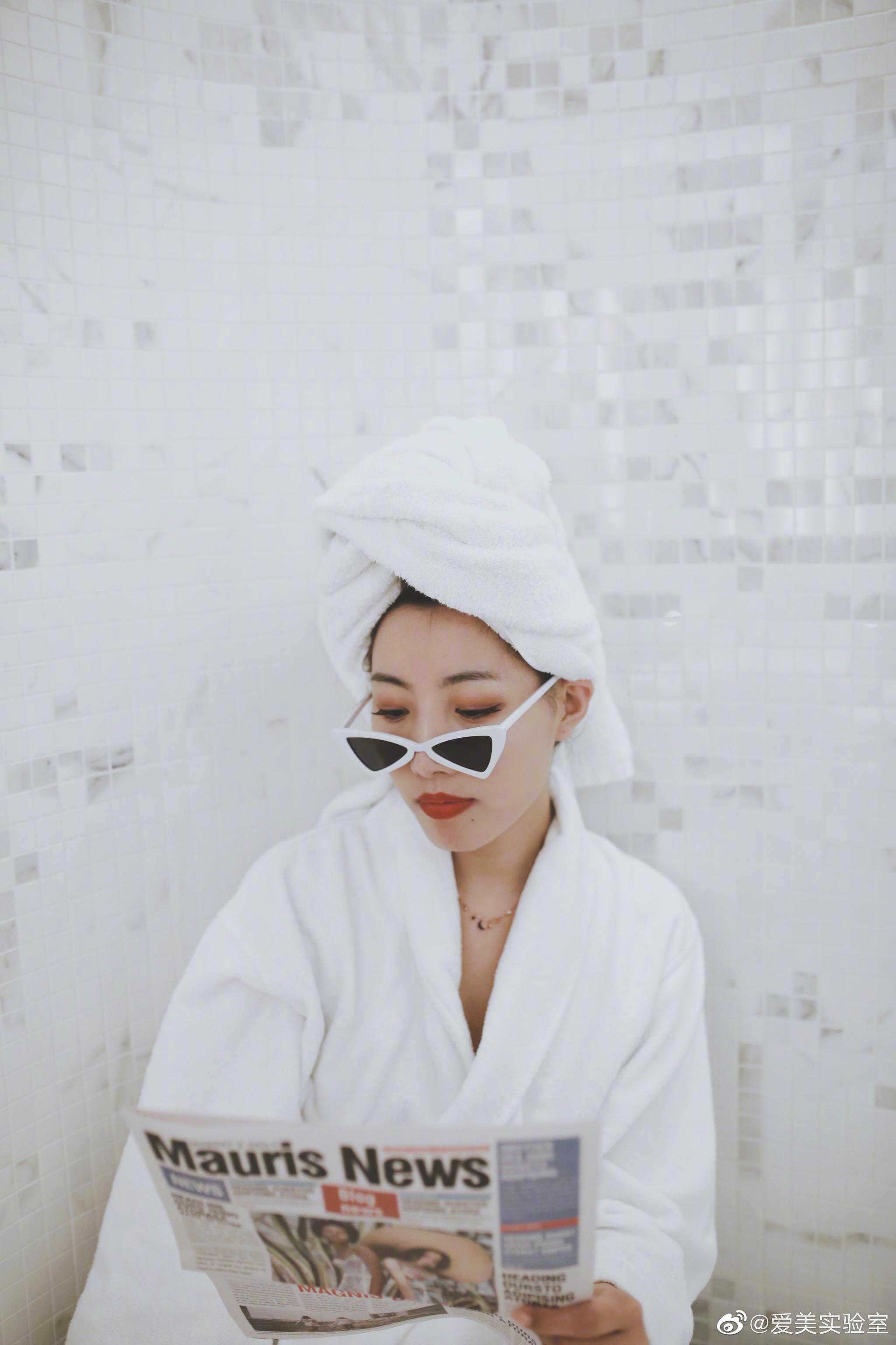 爱美实验室ins风浴袍照ins上风靡已久的拍照风优尼克丁优尼克