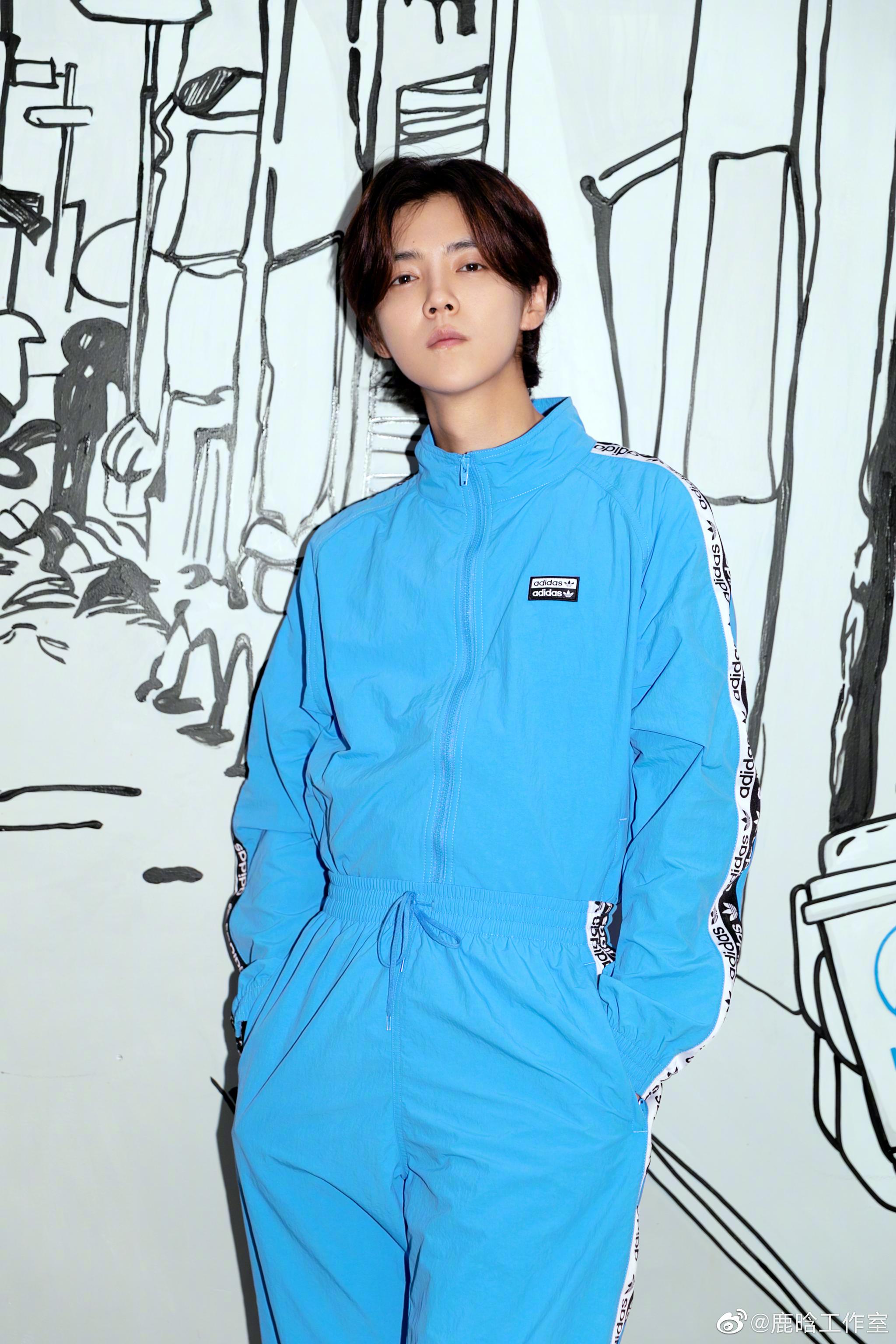 捕捉一枚到"神秘人"|鹿晗|全身|拍摄_新浪新闻