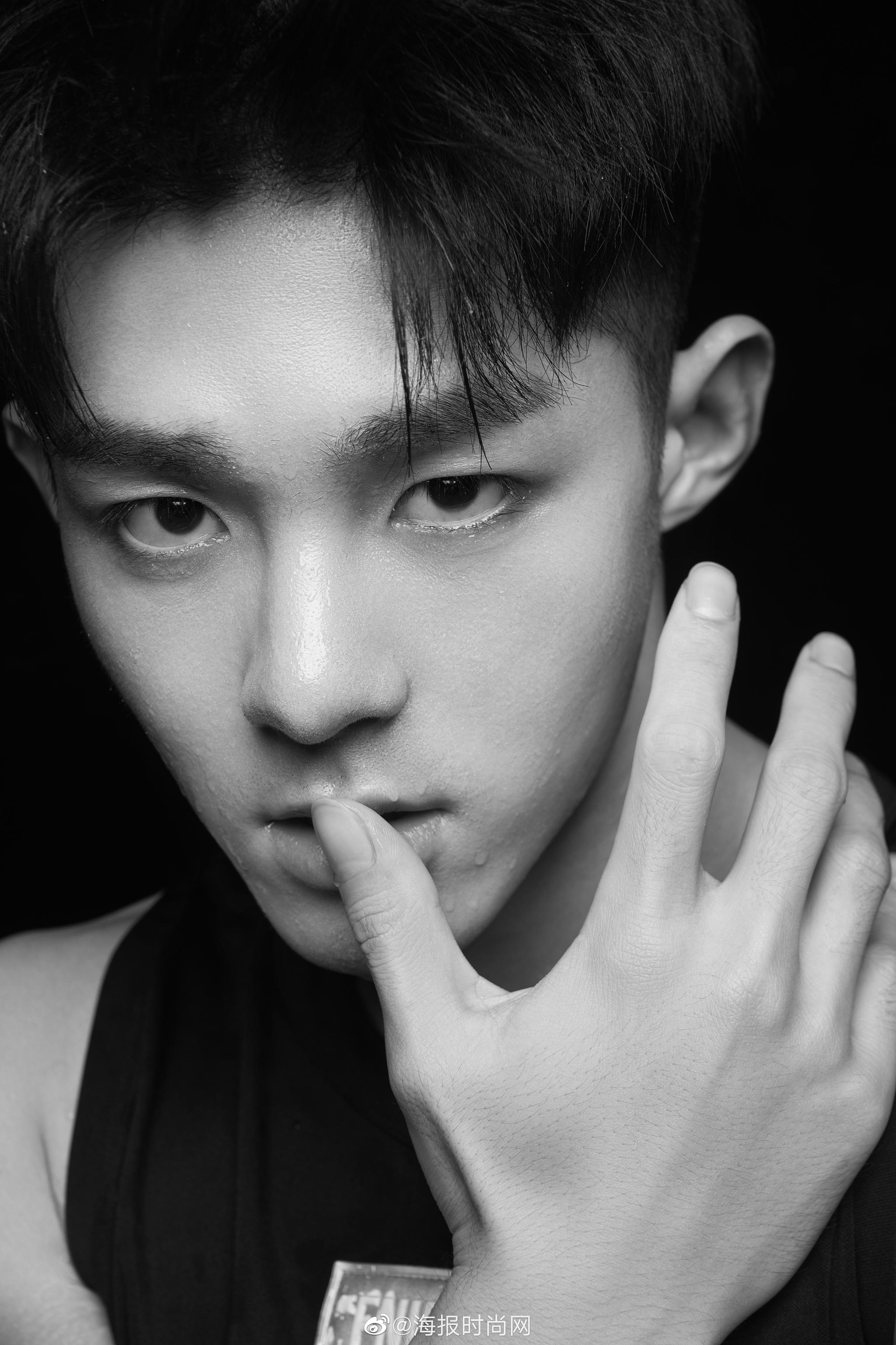 潘宥诚 眼神清冽,桀骜不驯,少年感十足