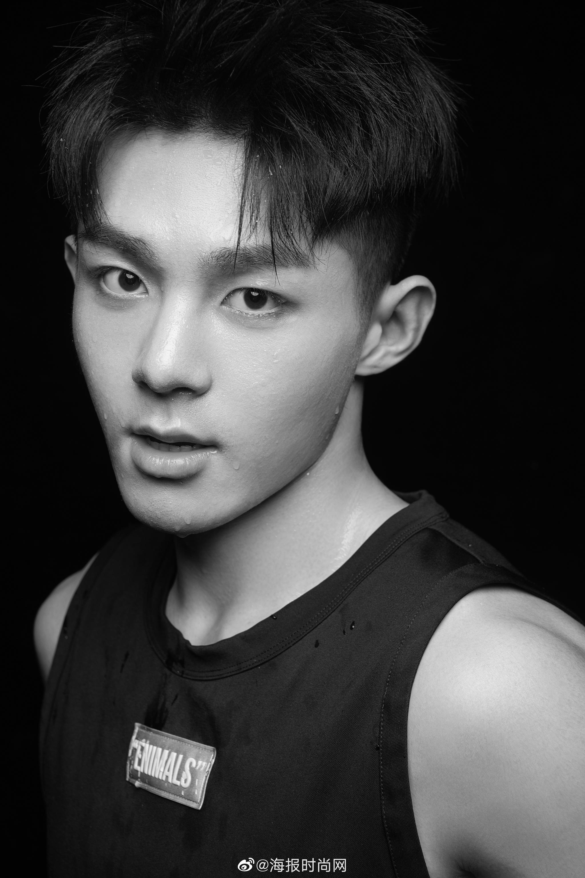 潘宥诚 眼神清冽,桀骜不驯,少年感十足