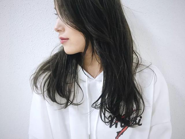 时尚的深发色大集合