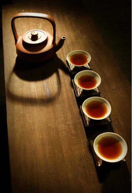 禅茶一味,品茶就是悟道.茶,遇水舍己,而成茶饮