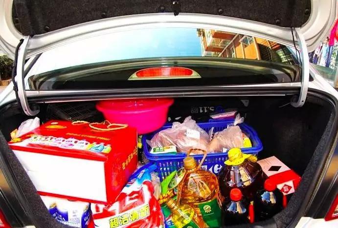 行李厢并不是“百宝箱”，四不放你记住了吗？