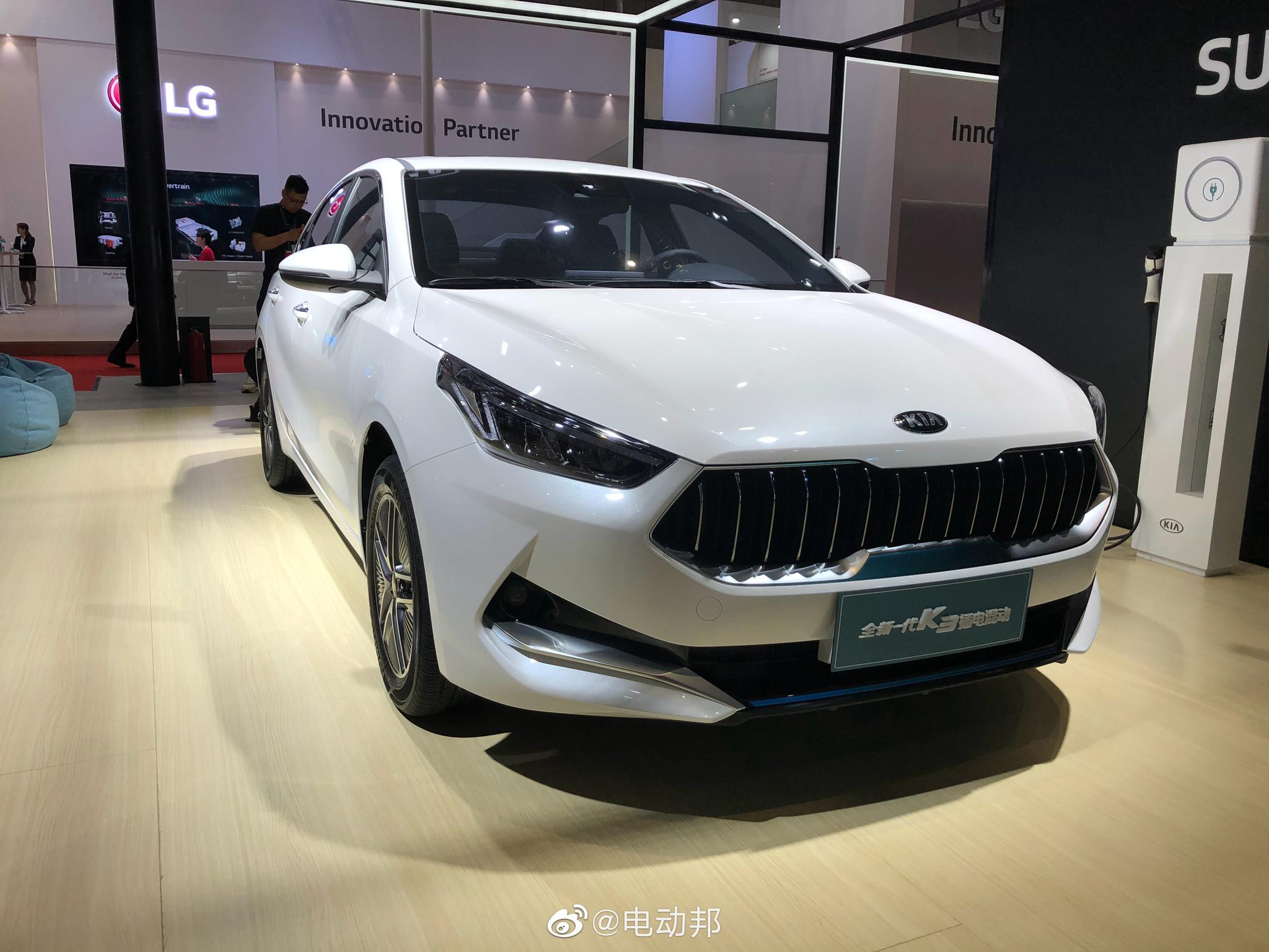 东风悦达起亚全新一代k3插电混动车型亮相