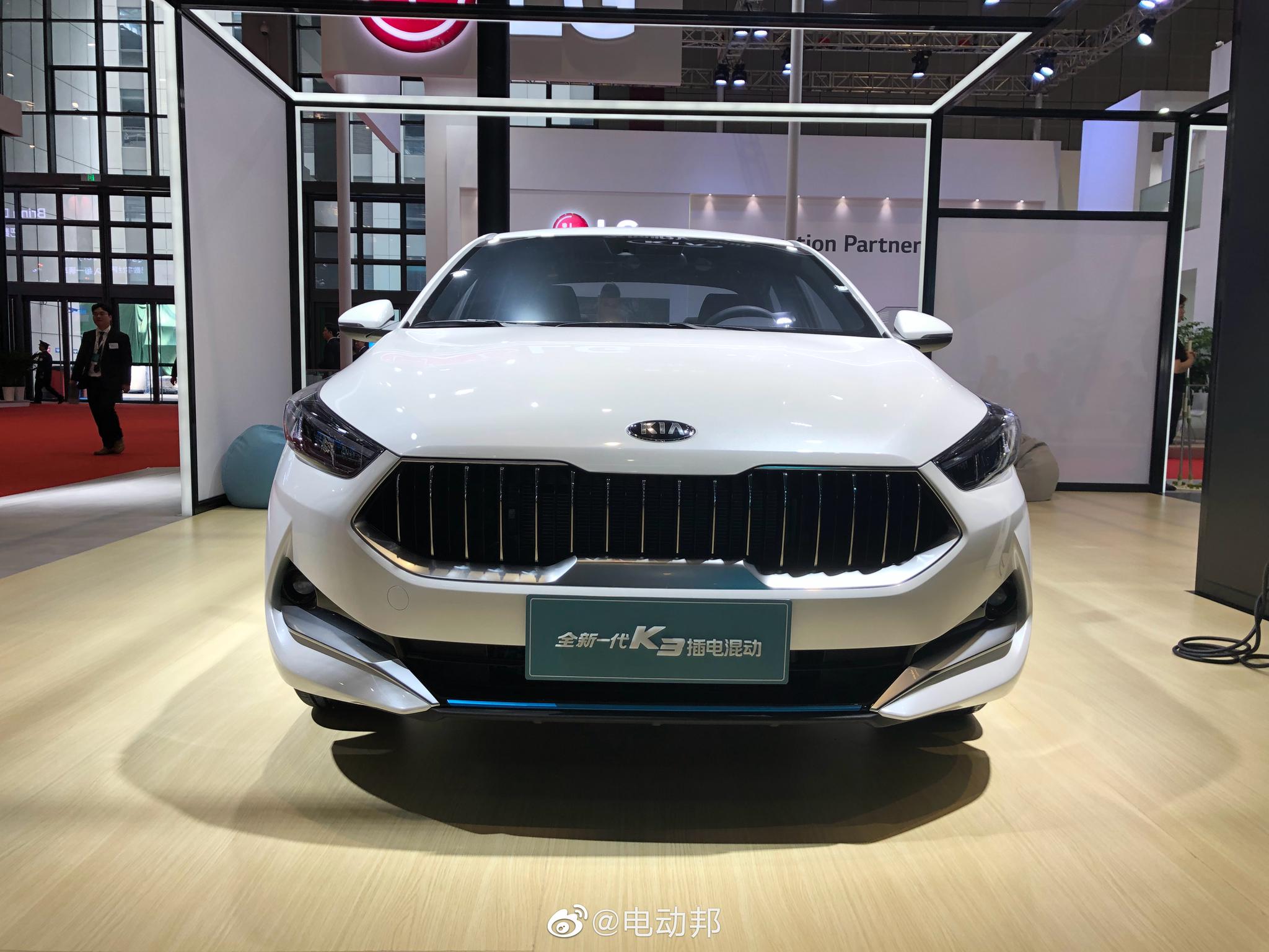 东风悦达起亚全新一代k3插电混动车型亮相