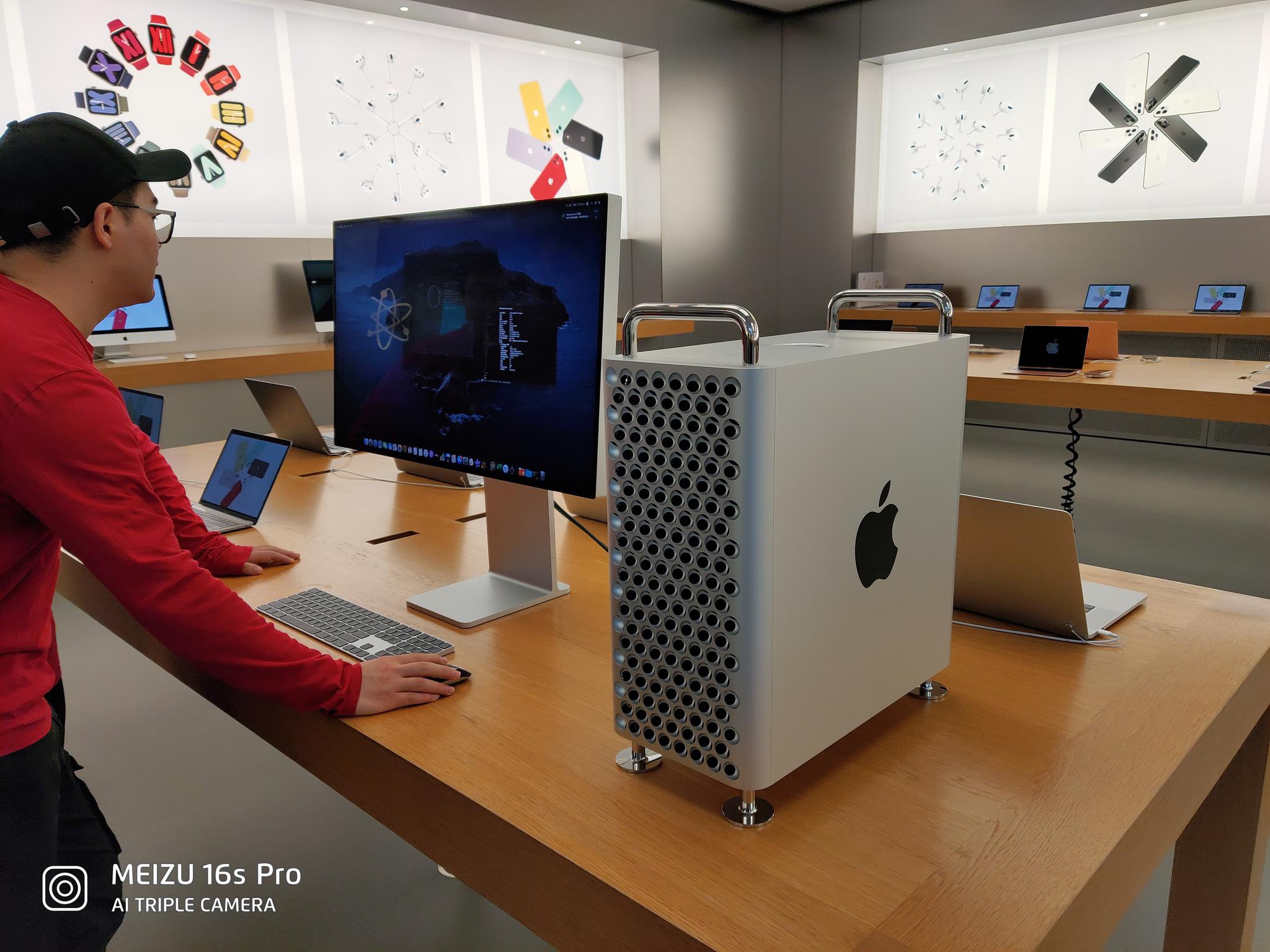第一次见到Mac Pro和XDR真机这开孔还真和官方图一模一样|官方图|Mac Pro_新浪新闻