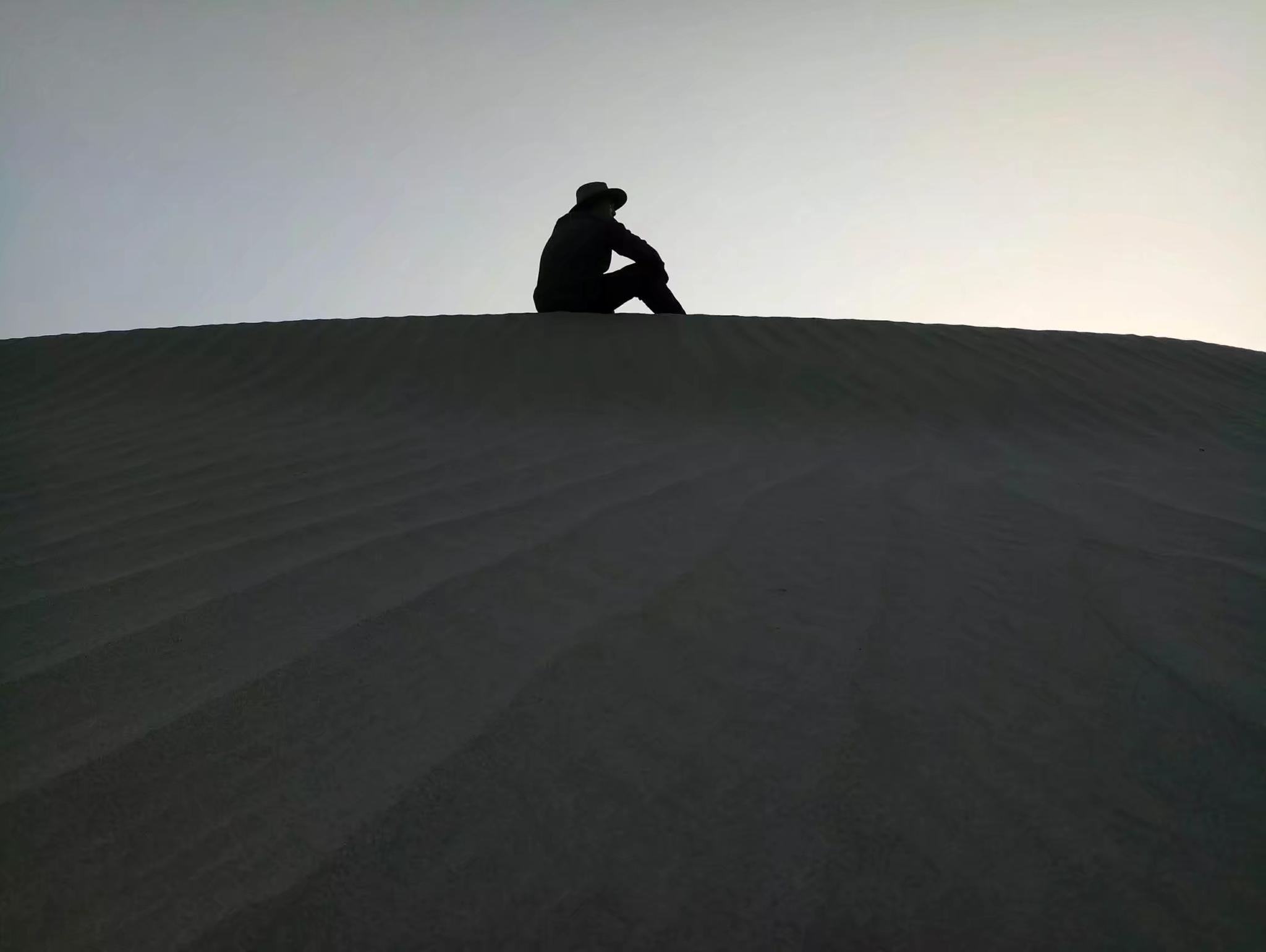 感到最孤独的一次是那年一个人去新疆骑行的时候