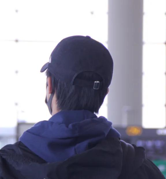 四张王一博背影混入一个宋威龙真爱粉一脸懵宋茜也分不清