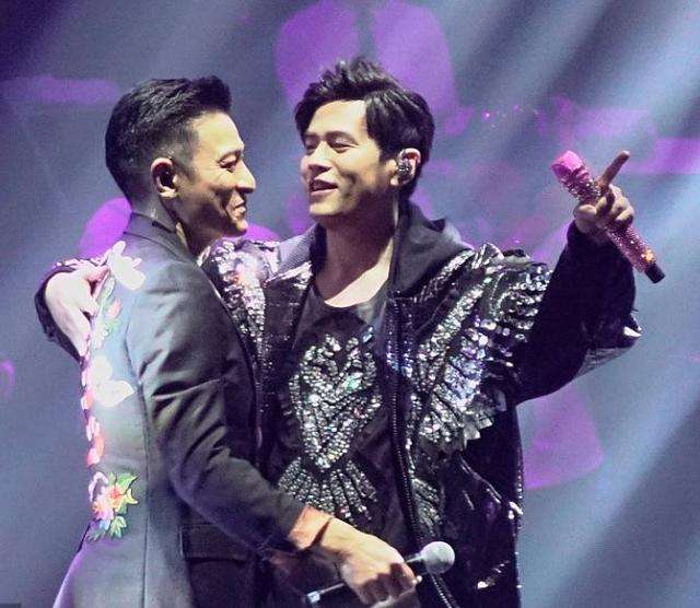 周杰伦问刘德华:你为何不唱我写的歌?看了华仔的回答,瞬间懂了