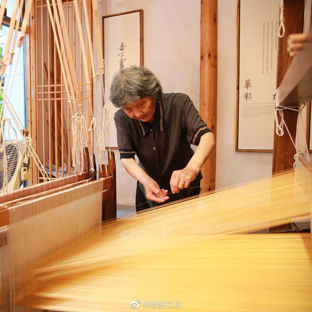 妙手恒心 她用六十载编织经纬人生