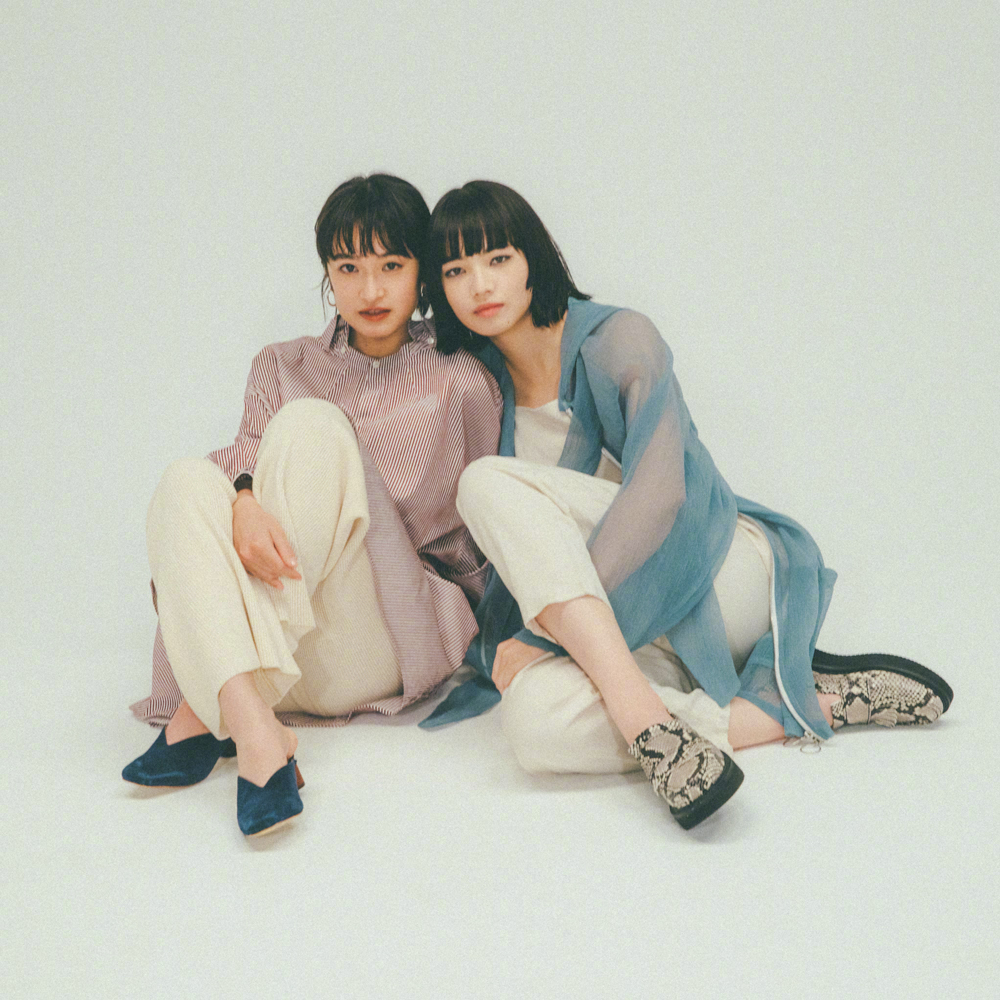 小松菜奈门胁麦室内夏日闺蜜欢脱写真参考