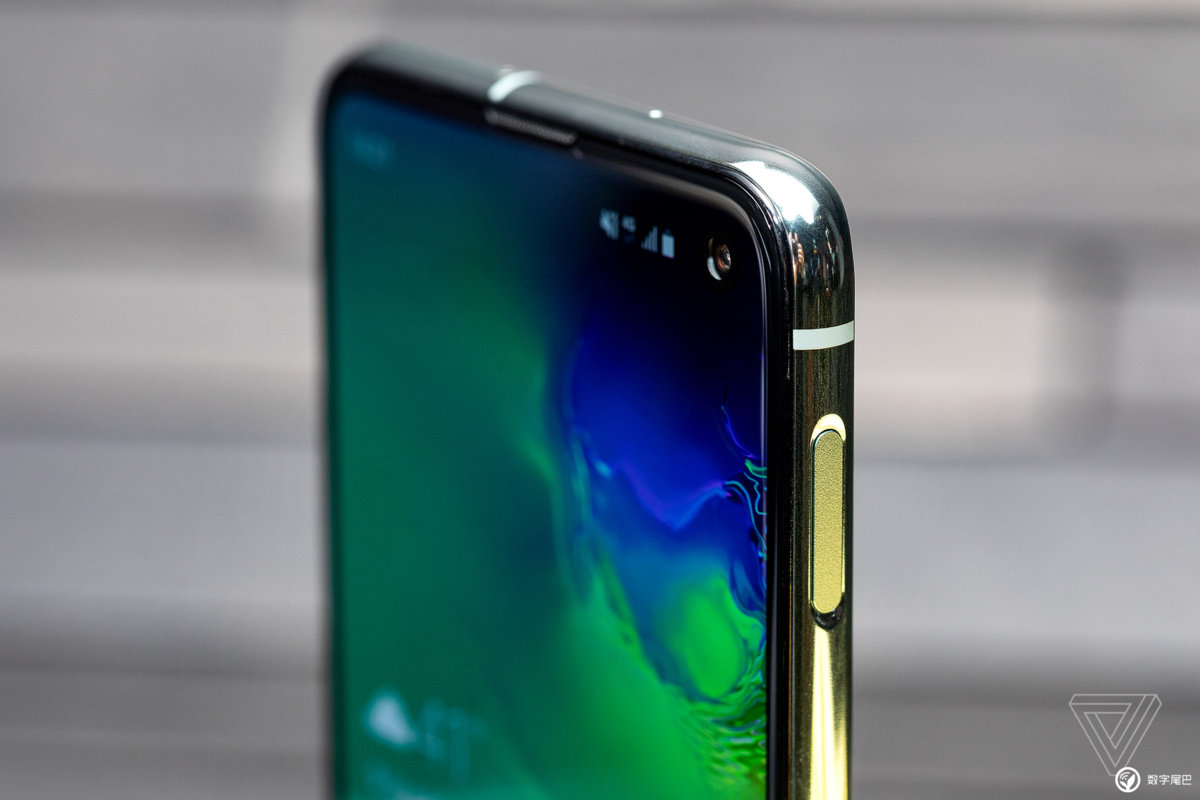 来看看外媒如何评价三星galaxys10系列