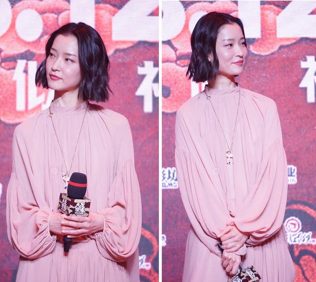 杜鹃终于穿粉色了,短发搭配粉色连衣裙嫩成少女