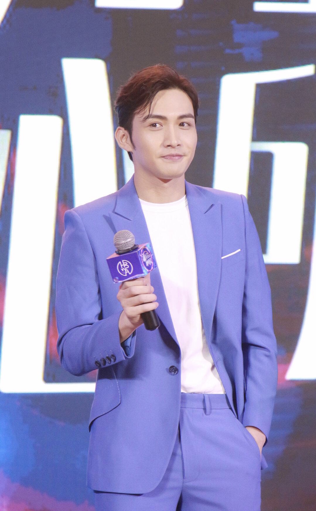 张彬彬是胖了吧,脸还是帅的,但圆润了不少