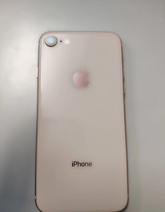 这是iphone8的正面,如果不告诉你,你会觉得它是iphone8吗?