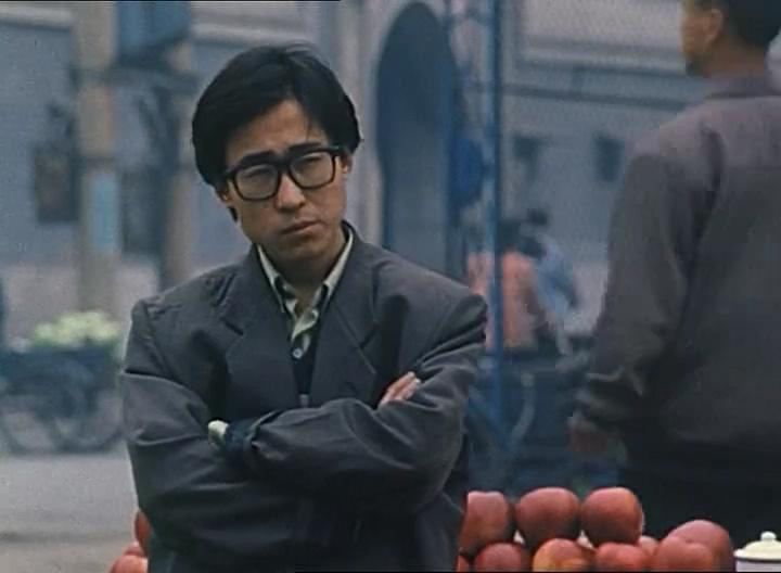 《小武》,有一场戏颇为疑惑:梅梅生病卧床|小武|贾樟柯|导演_新浪新闻