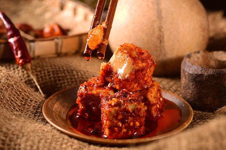 奶酪"腐乳富含维生素,锌等营养,尤其是其中的蛋白质,是豆腐的2倍多