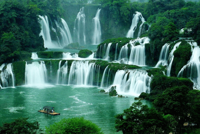 亚洲第一瀑布德天瀑布气势磅礴魅力无穷