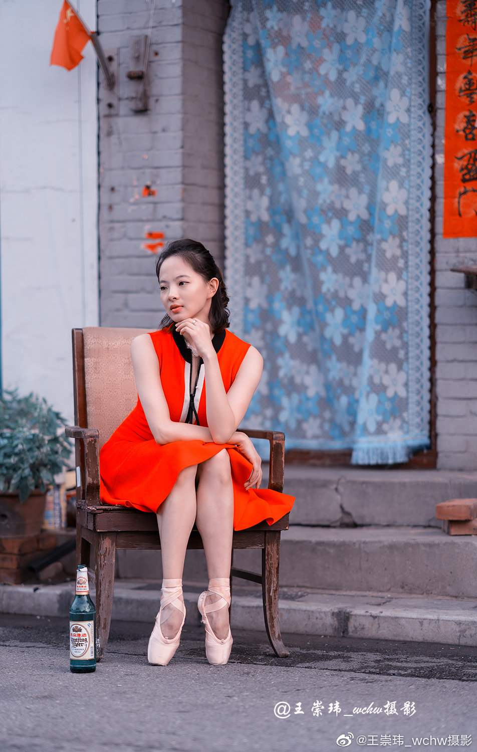 1 / 3 回顾:芭蕾人像—夏日北京某胡同 (出镜为中芭舞者刘琪,侯爽