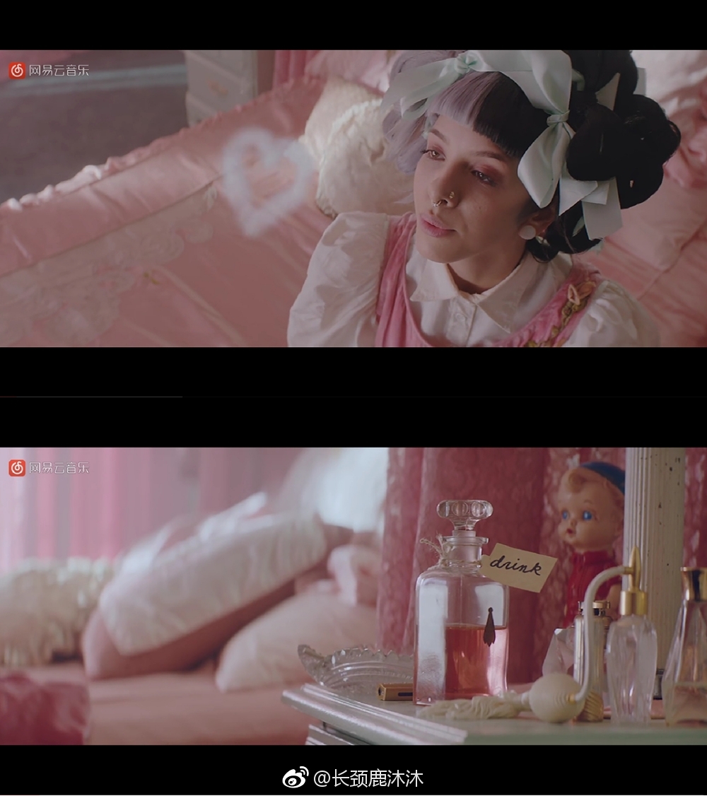 madhatter的名字取自一句谚语madasahatter像个帽匠一样疯