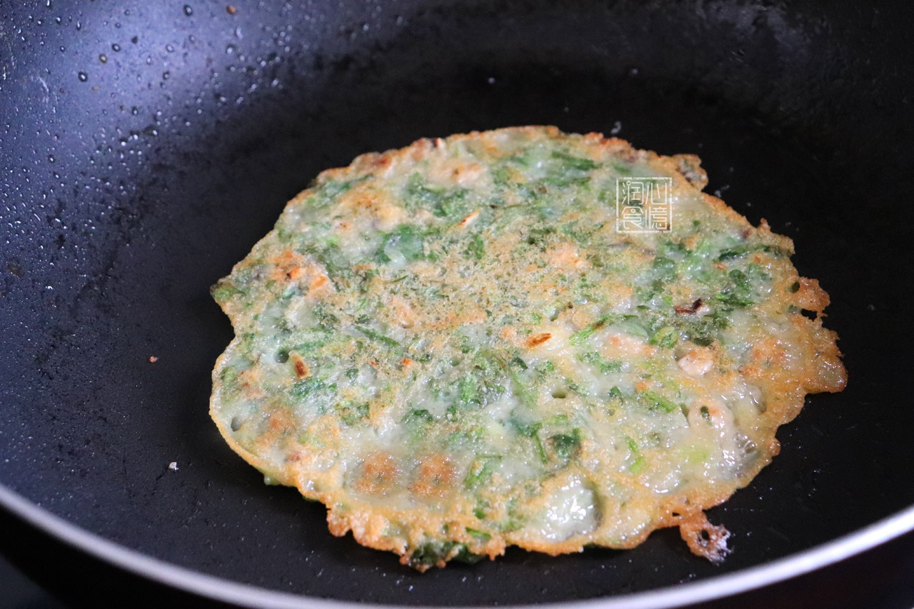 入春后,福建闽北人爱吃一种"野草",用来煎饼吃着特香,真解馋