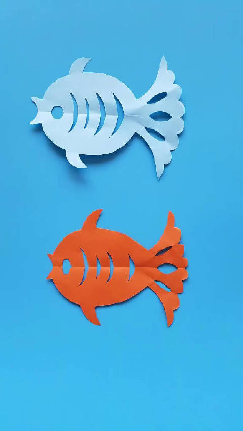 对折剪纸鱼简单图片