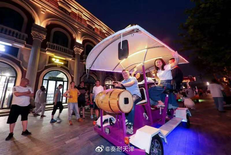 北京夜景观光车图片