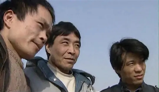 纪实手法再现持枪连环杀人案的侦破过程,剧中的刑警演员全是西安市