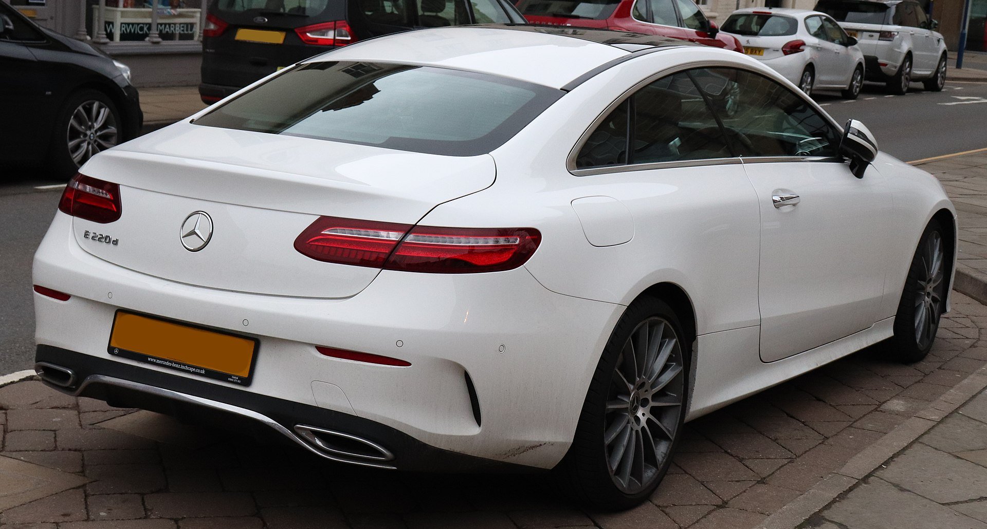 的车2017 mercedes-benz e220d amg line