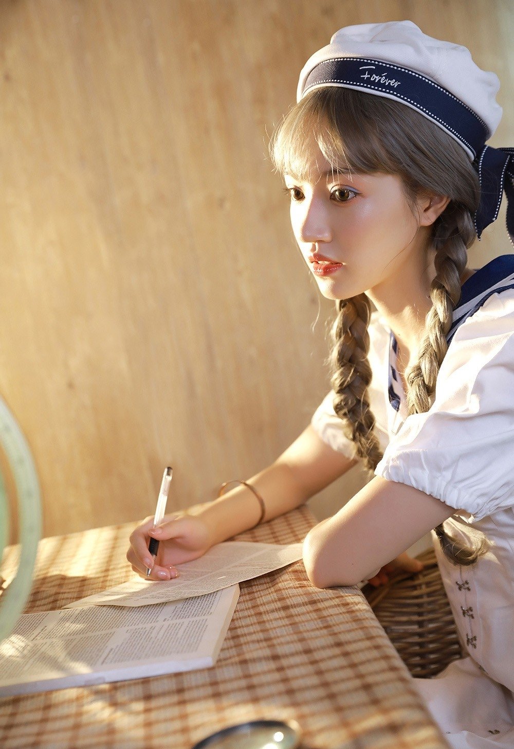 水嫩大眼萌妹子可爱双麻花辫学生制服诱惑清新甜美写真