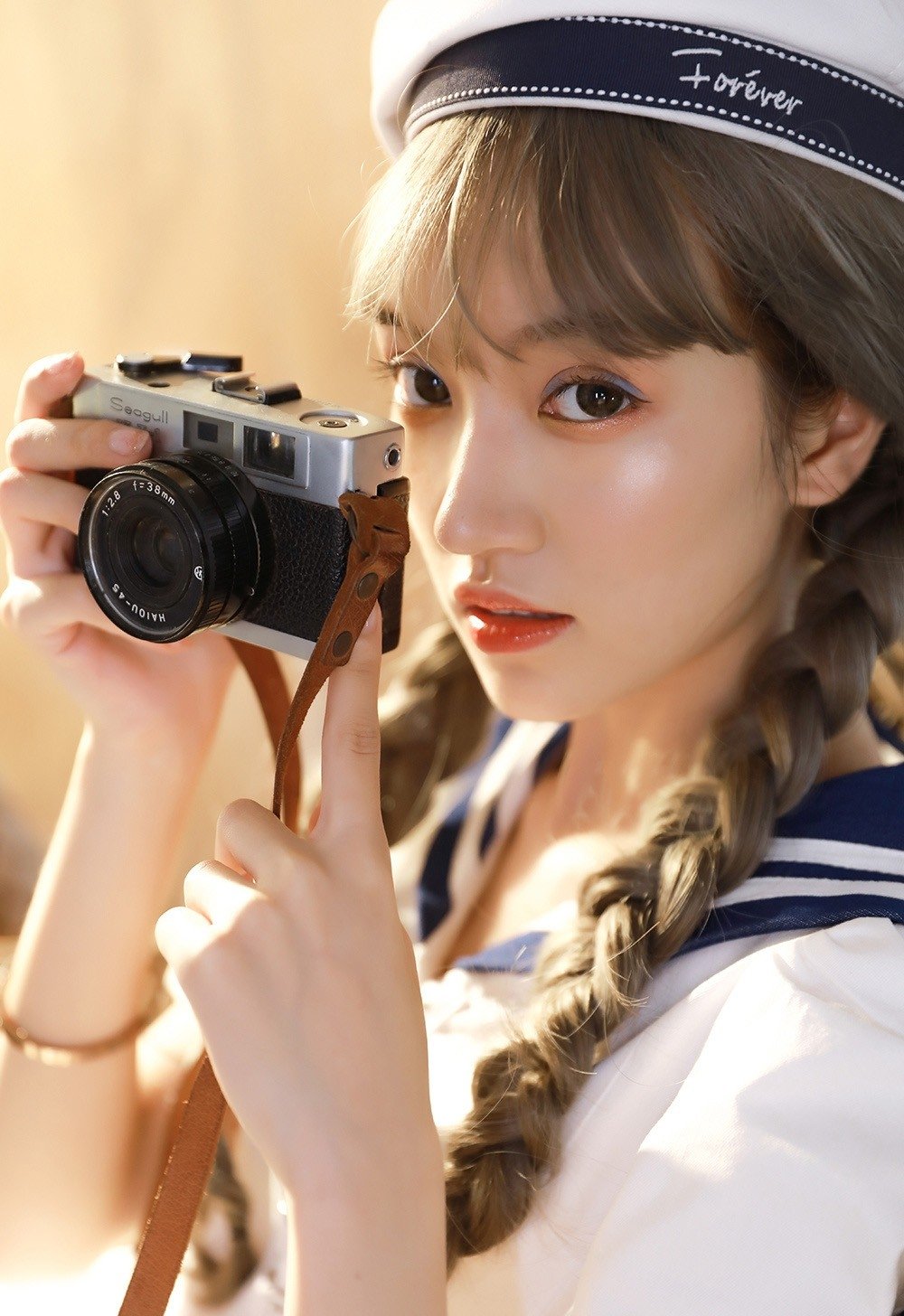 水嫩大眼萌妹子可爱双麻花辫学生制服诱惑清新甜美写真