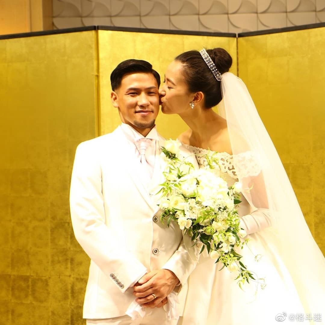 日本Krush/K1冠军卜部弘嵩和日本模特演员结婚了