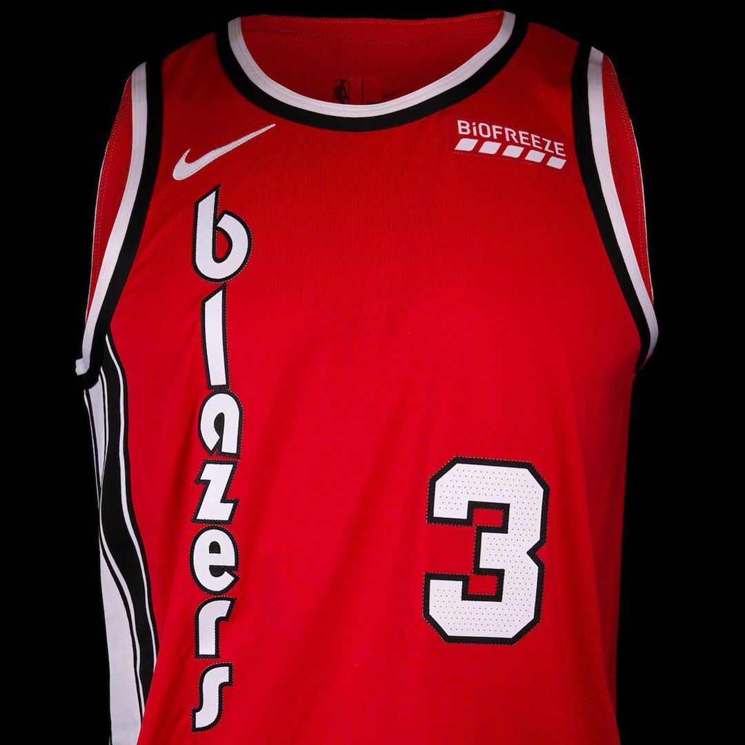 开拓者下赛季将会在部分比赛中穿上1977冠军赛季的经典红色球衣!