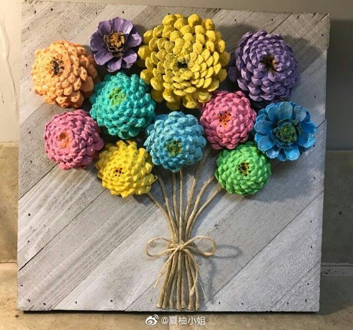 简单漂亮的松果装饰画