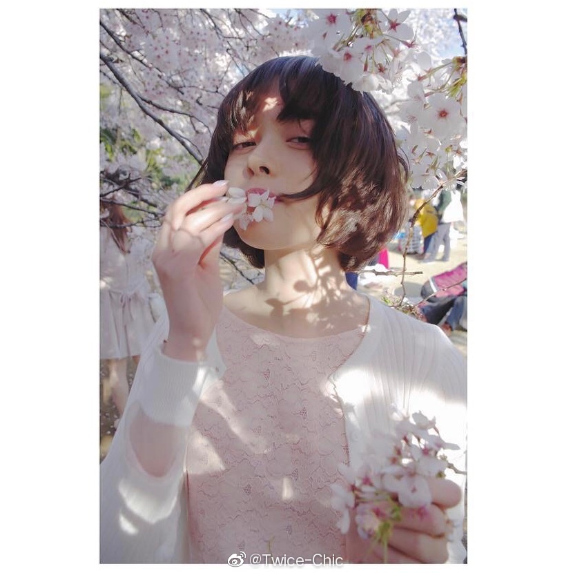 玉城tina生活在东京的22岁美日混血标志性齐刘海蘑菇短发