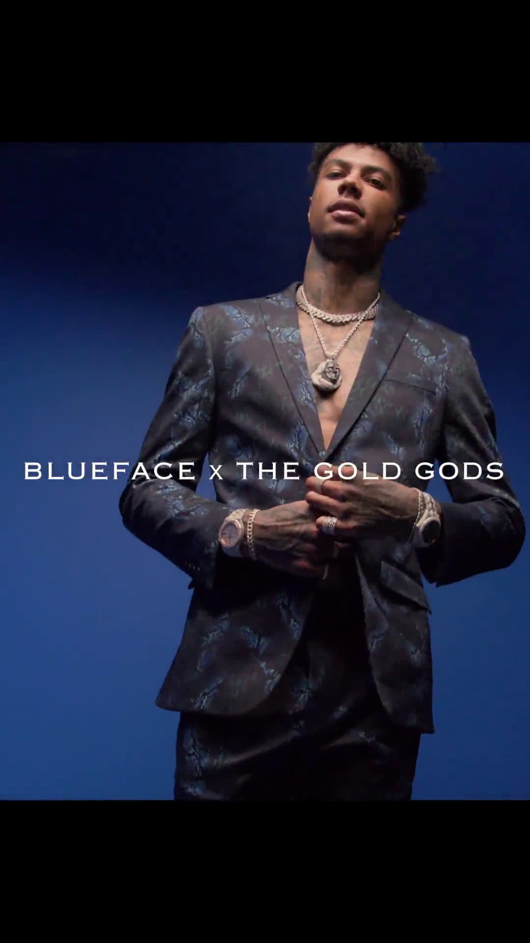 blueface联手洛杉矶珠宝品牌the gold gods推出联名系列.