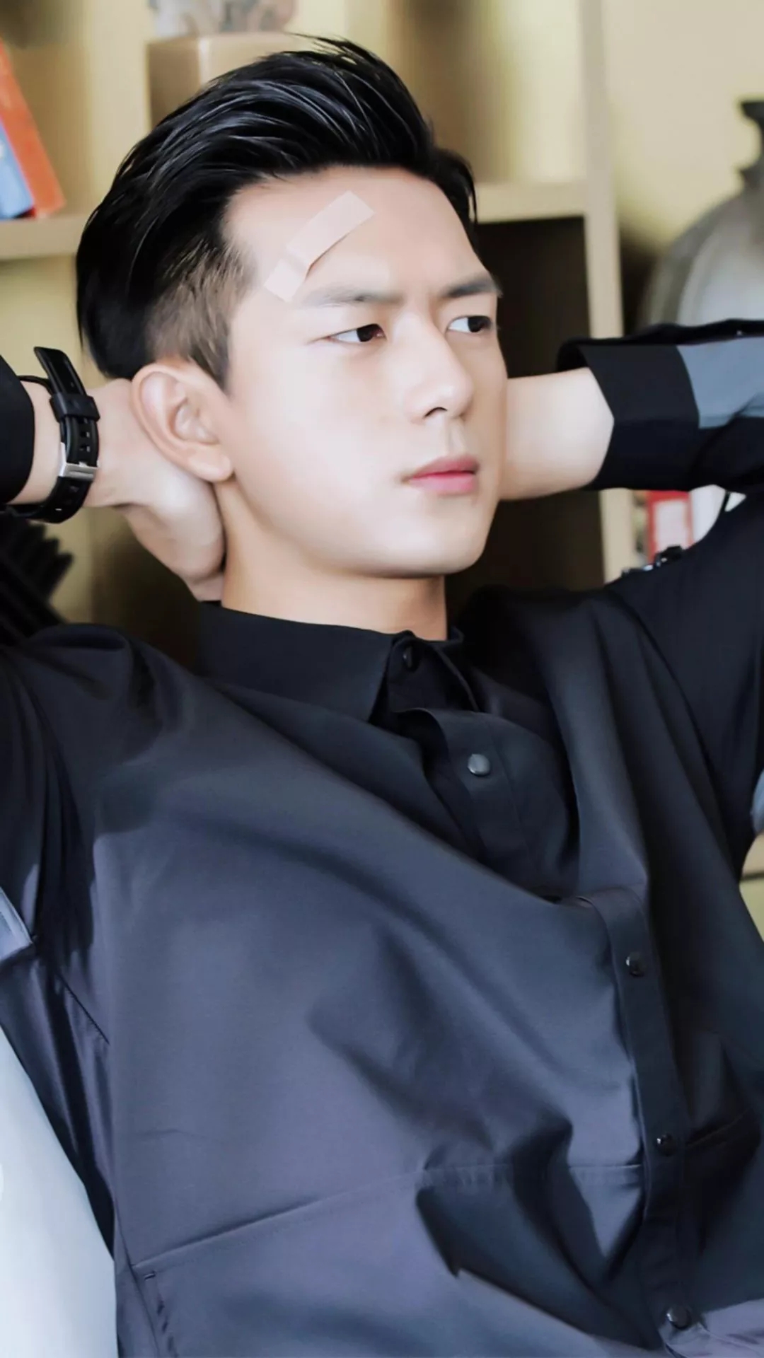 韩商言李现高清壁纸想和他谈恋爱的举手