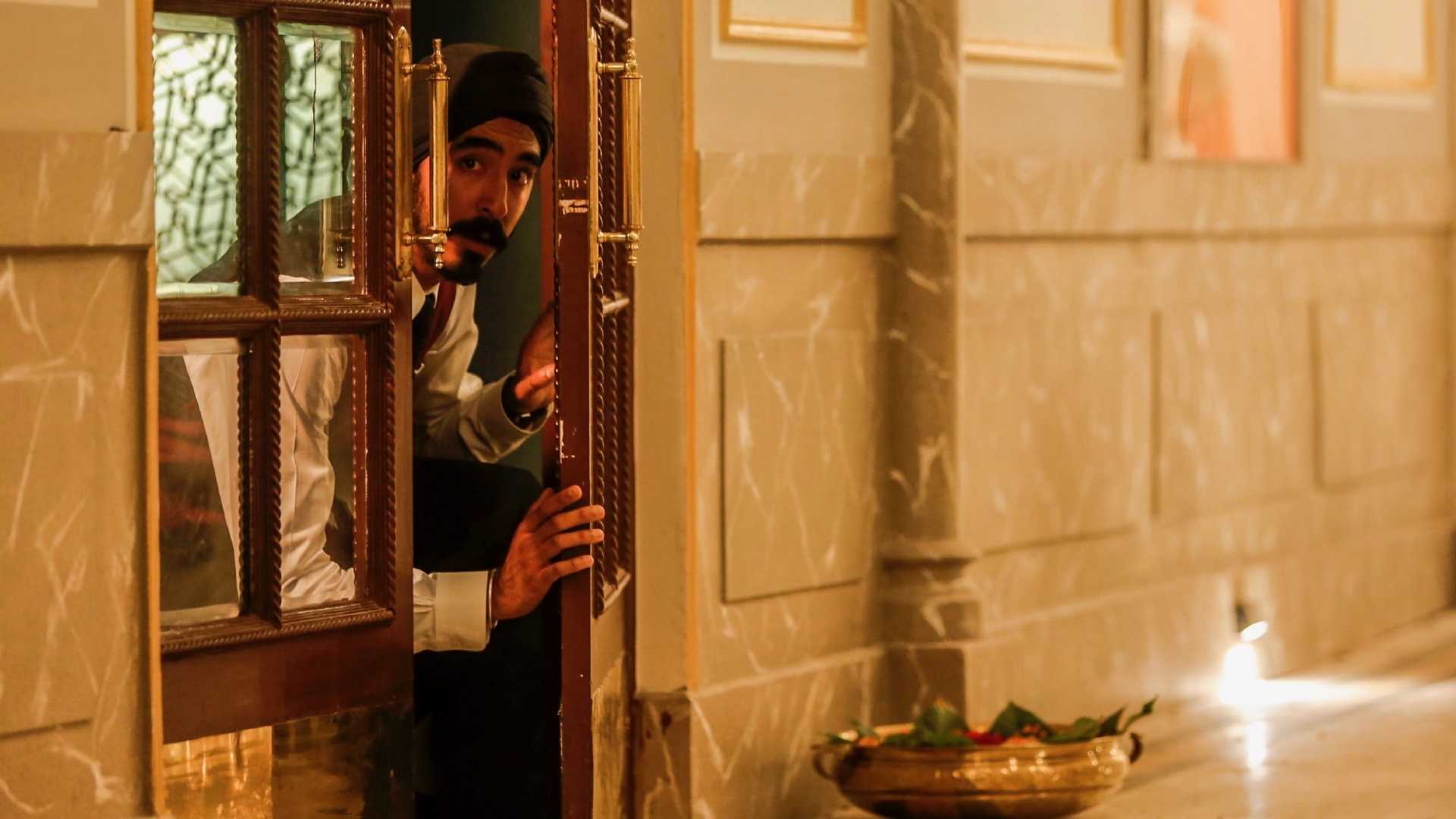 视觉灵感《孟买酒店 hotel mumbai (2018)》电影截图