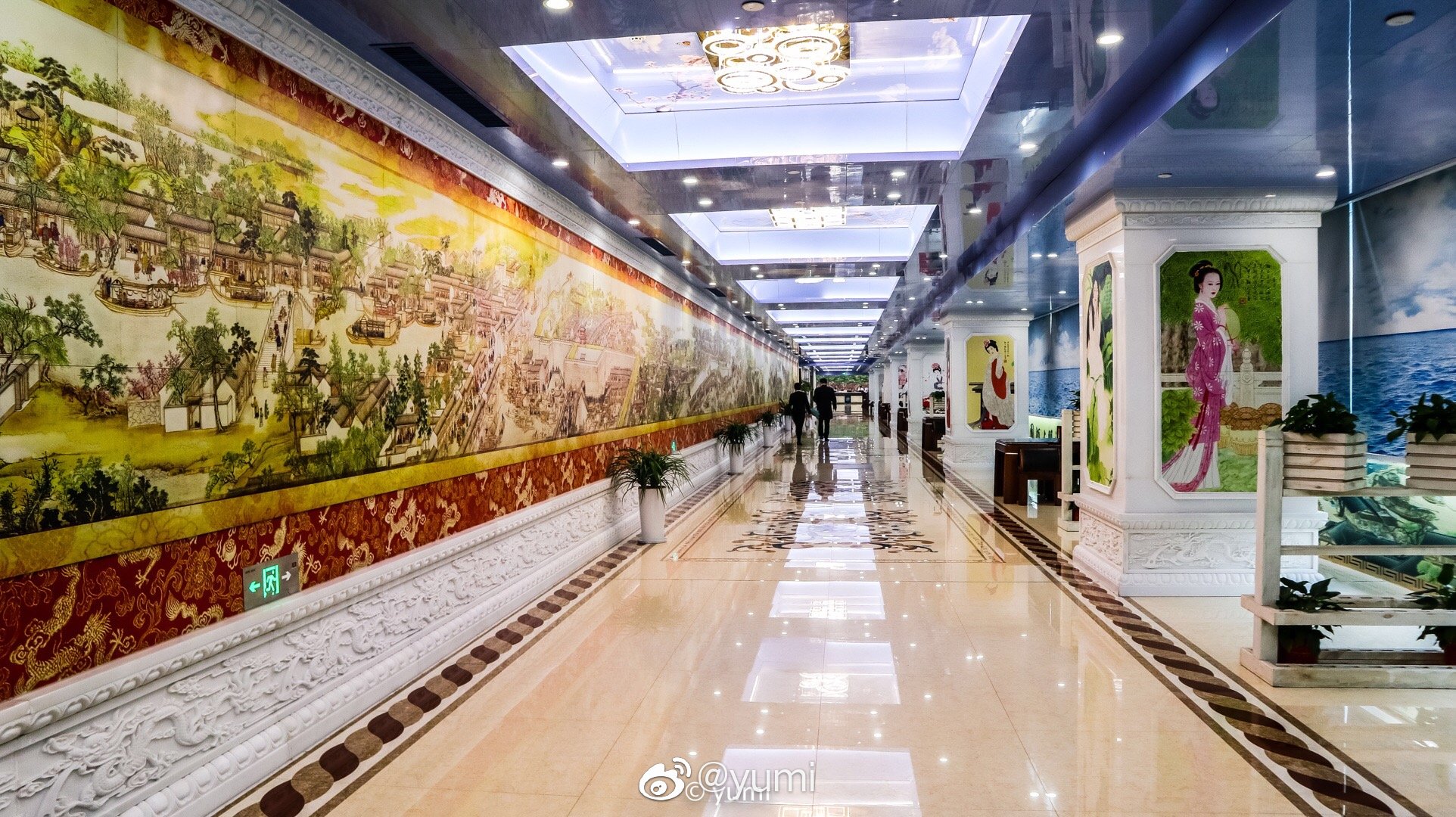 打卡长沙万家丽酒店，万家丽是什么？是宇宙中心，是长沙卢浮宫