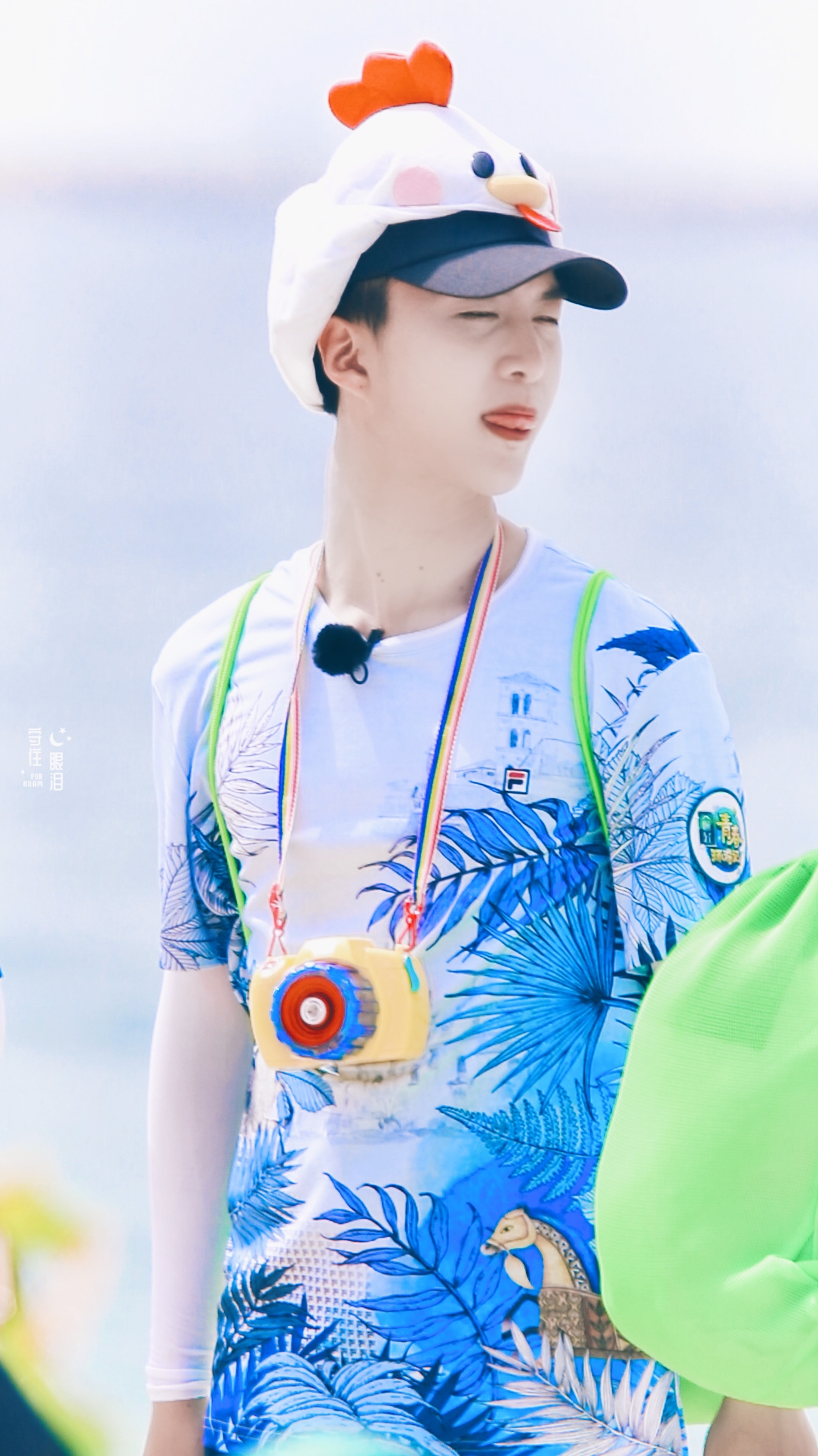 范丞丞小鸡帽子范丞丞泡泡机范丞丞三亚青春环游记录制路透图