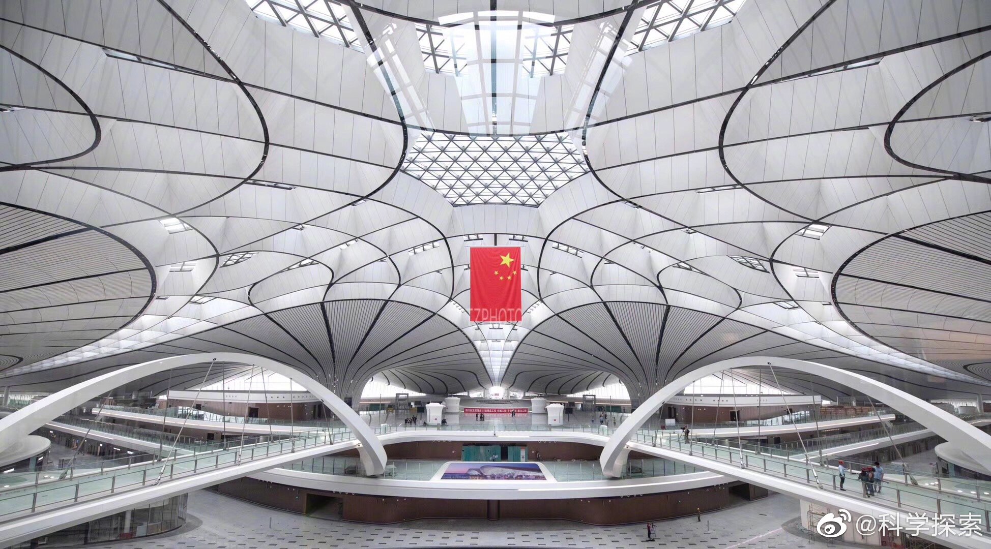 这个被媒体称为新世界七大奇迹的机场今天正式投运