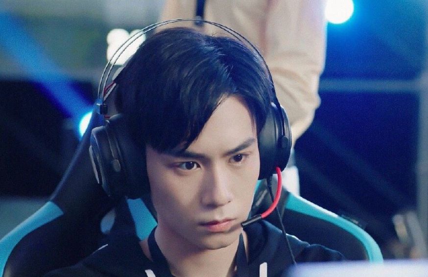 《蜜汁炖鱿鱼》还没完,《密室困游鱼》也来了,胡一天饰演男主