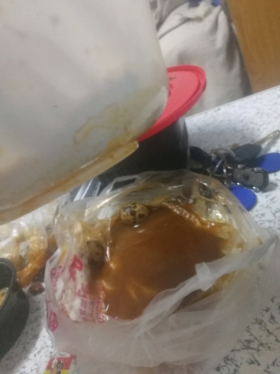 饿了么外卖汤全撒了