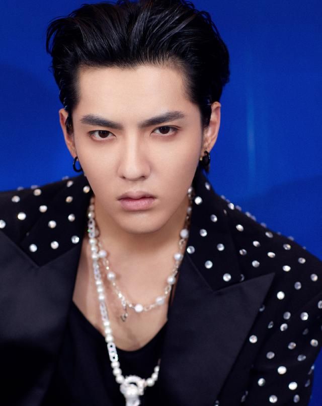 191211 亚太区代言人吴亦凡现身品牌盛典